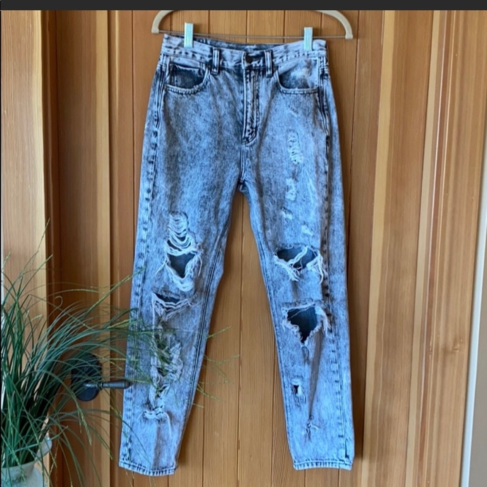 American Eagle Acid Wash Mom Jeans 🦋 Size 4
